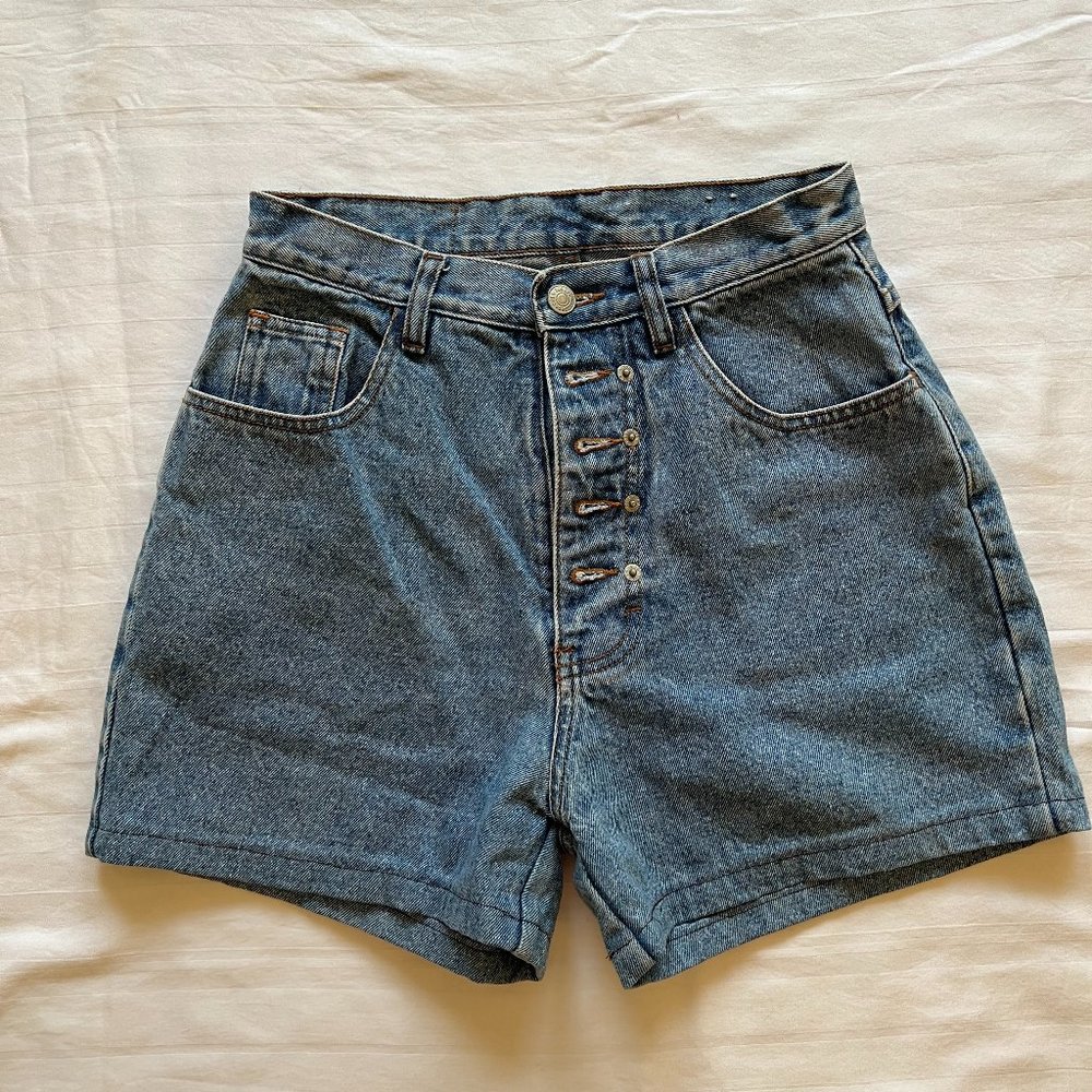 Vintage Jordache High Waisted Shorts | Medium Wash